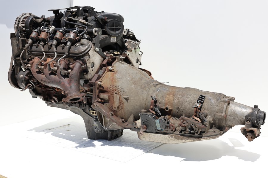 GM LS 6.0 LQ4 CUTOUT WITH 4L85E TRANSMISSION - Image 2