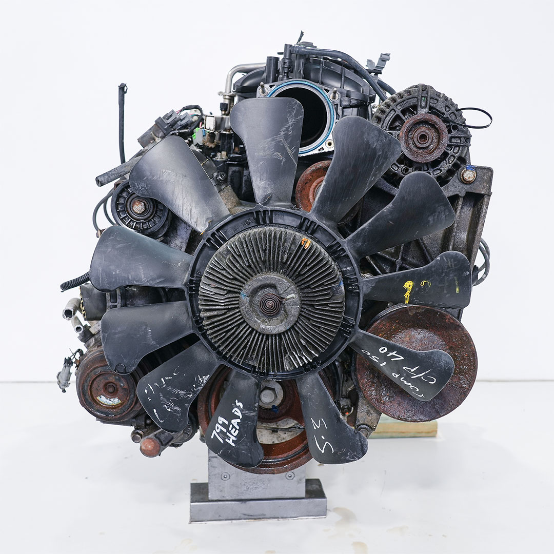 Chevrolet 5.3L LM7 LS V8 Cast Iron Complete Motor - Image 3